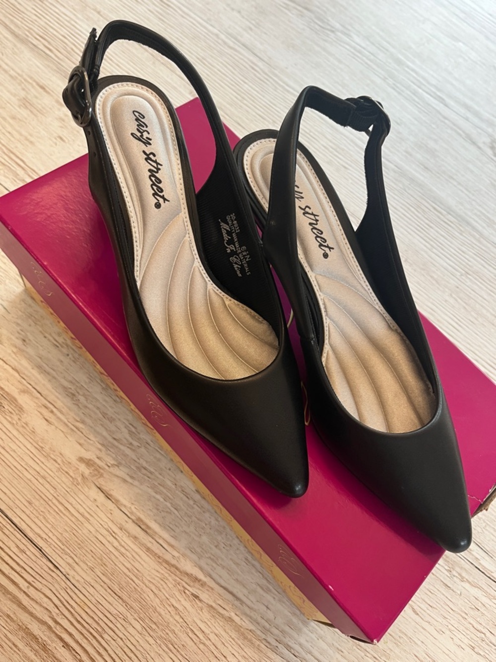 Easy Street Faye Slingback Low Heel Black Comfort Heels NEW Size 6.5 Narrow